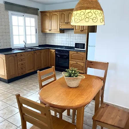 Blanca Frente Al Mar